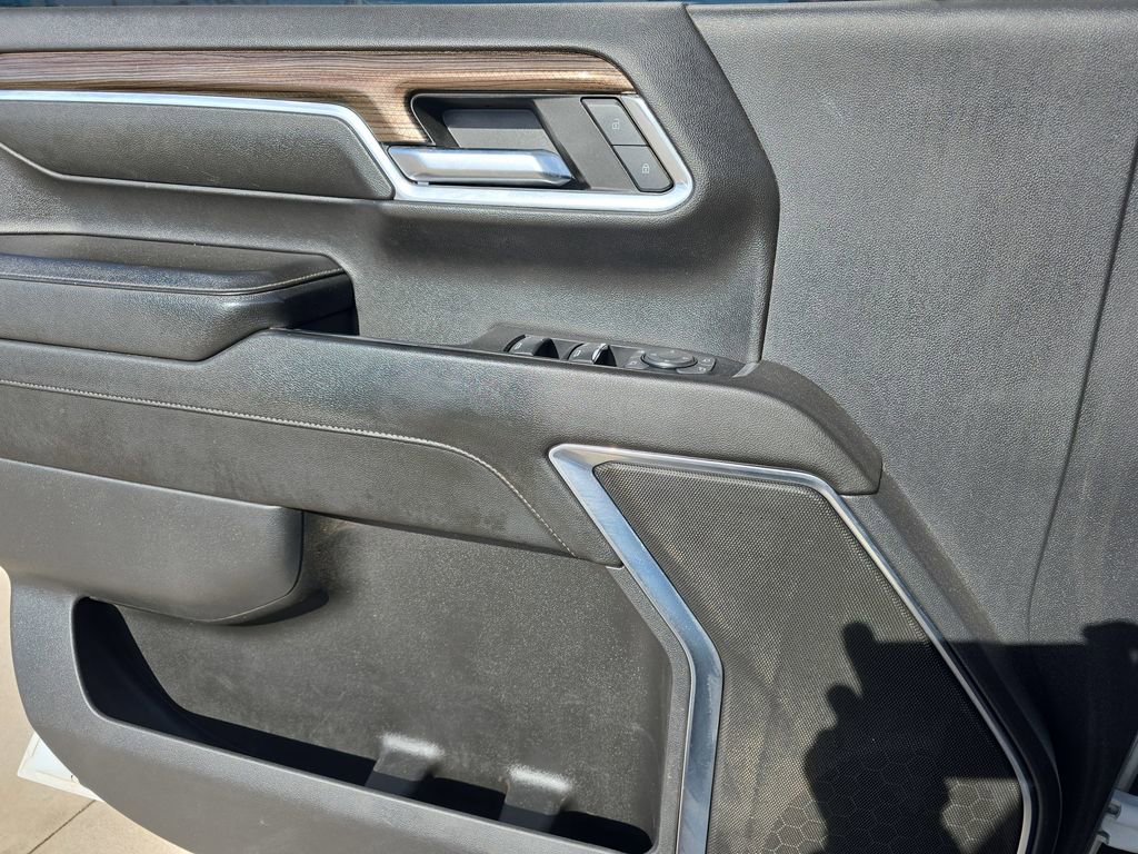 Used 2024 Chevrolet Silverado 2500 LT w/ Convenience Package image 27