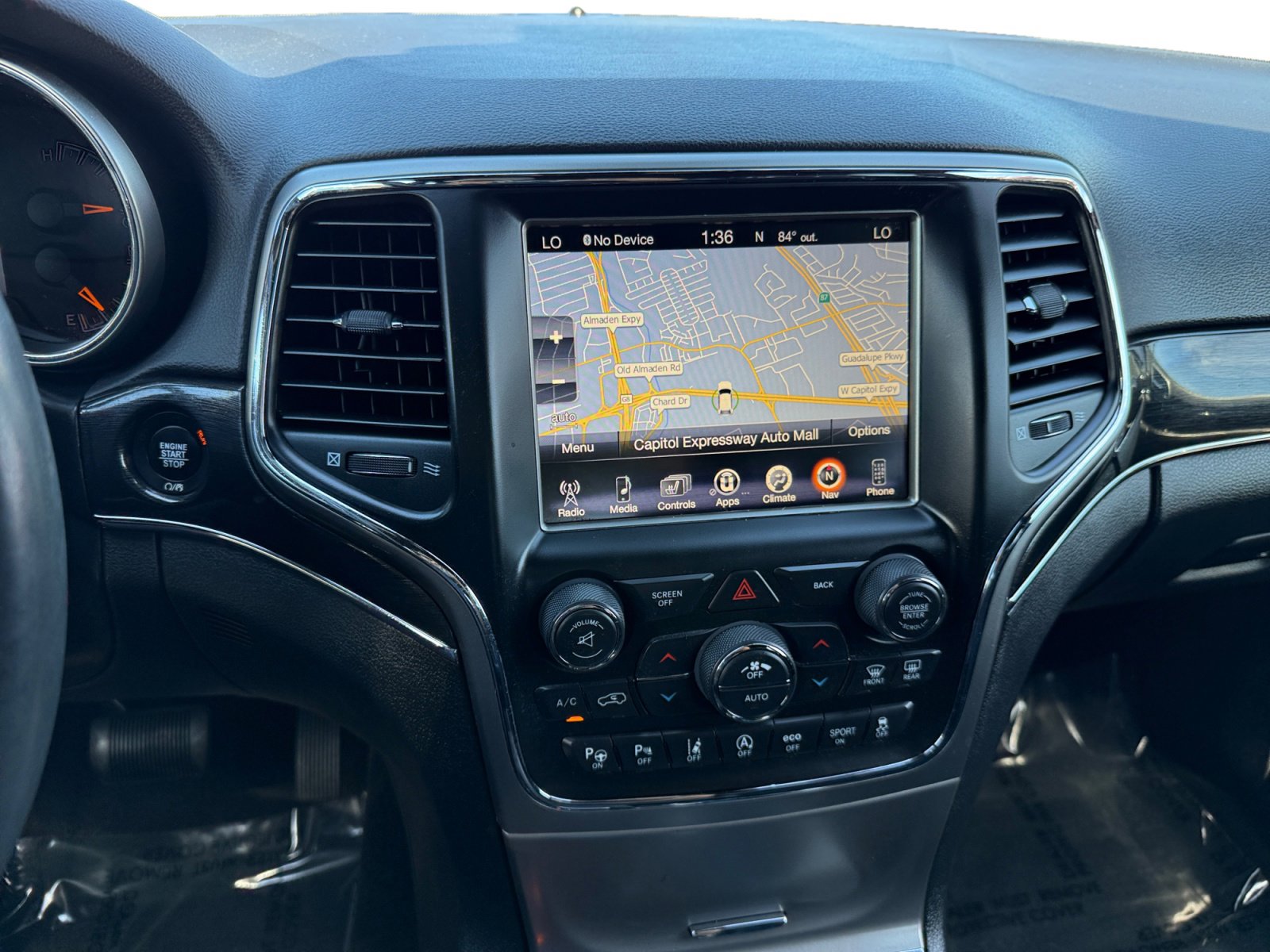 Used 2017 Jeep Grand Cherokee Trailhawk w/ Jeep Active Safety Group image 12