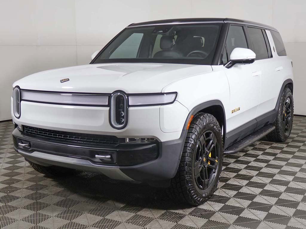 Used 2023 Rivian R1S Adventure image 11