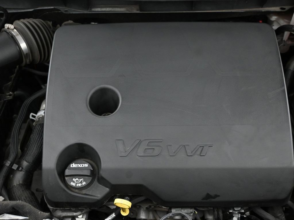 Used 2023 Chevrolet Traverse LT w/ LPO, Floor Liner Package image 47