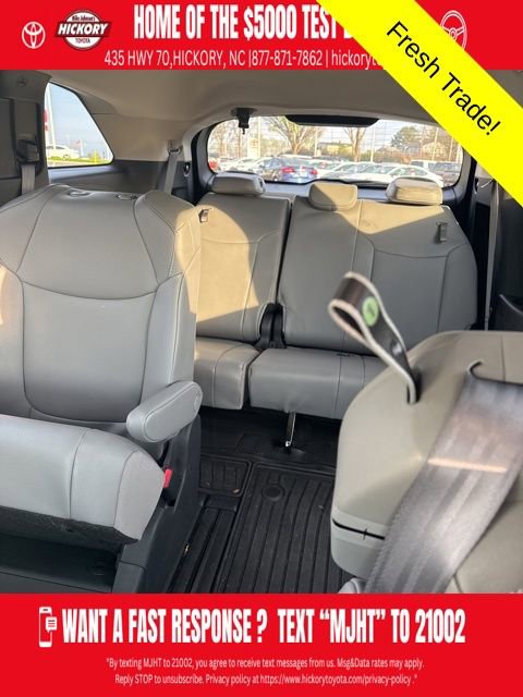 Used 2025 Toyota Sienna XLE image 11