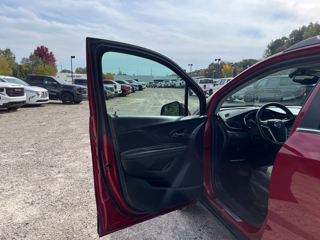 Used 2020 Buick Encore Preferred w/ Safety Package FWD image 14