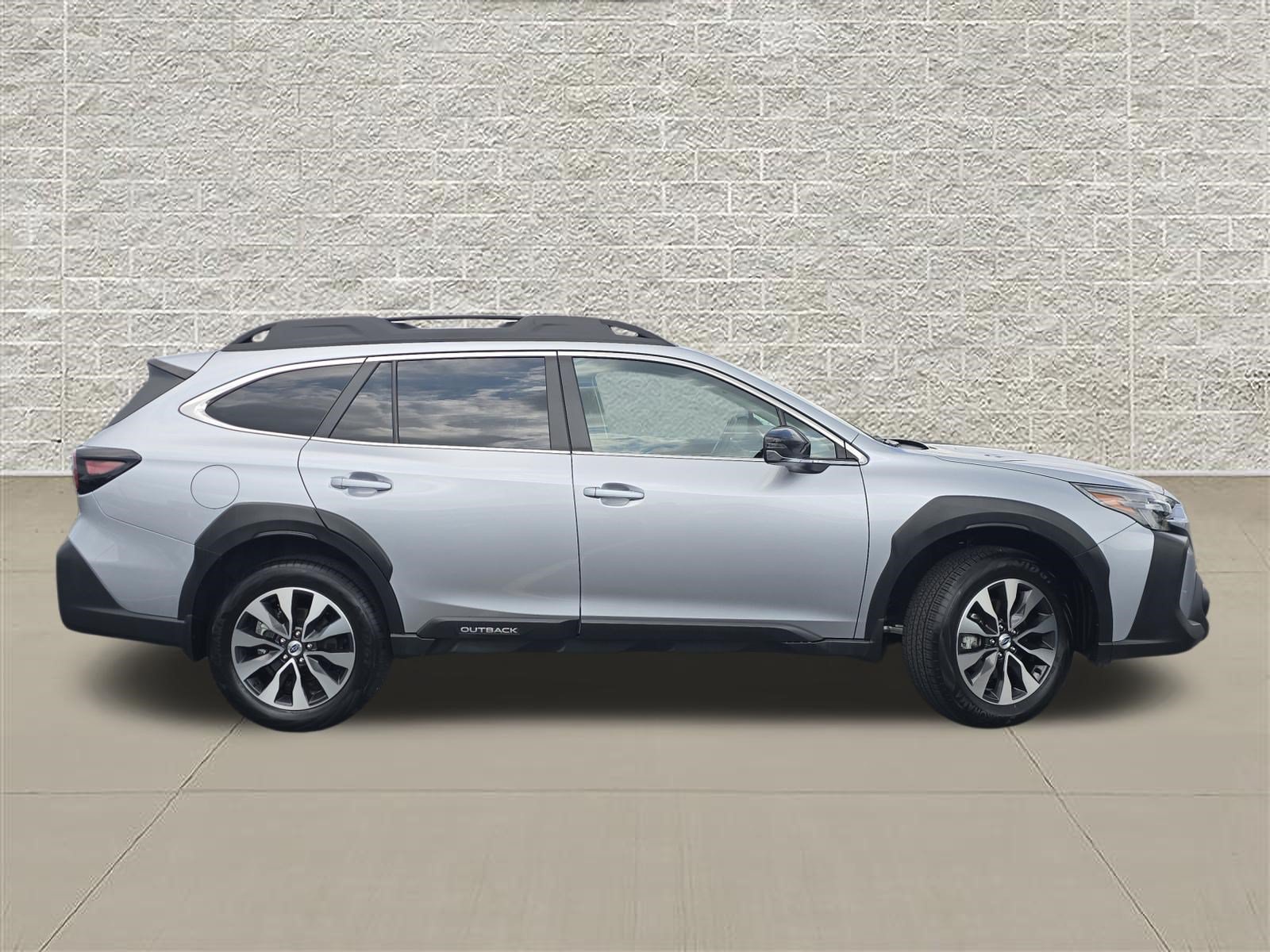 Certified 2025 Subaru Outback Limited AWD/4WD image 8