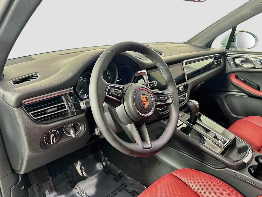 New 2026 Porsche Macan AWD/4WD image 4