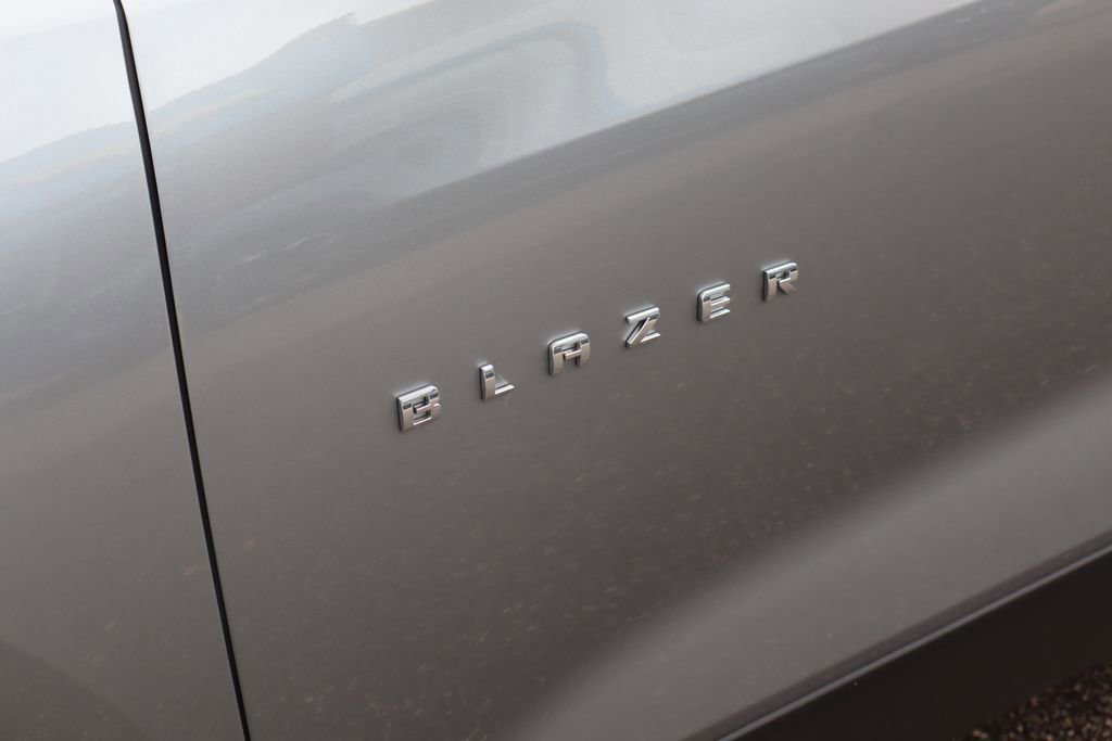 Used 2024 Chevrolet Blazer LT w/ Convenience Package FWD image 8