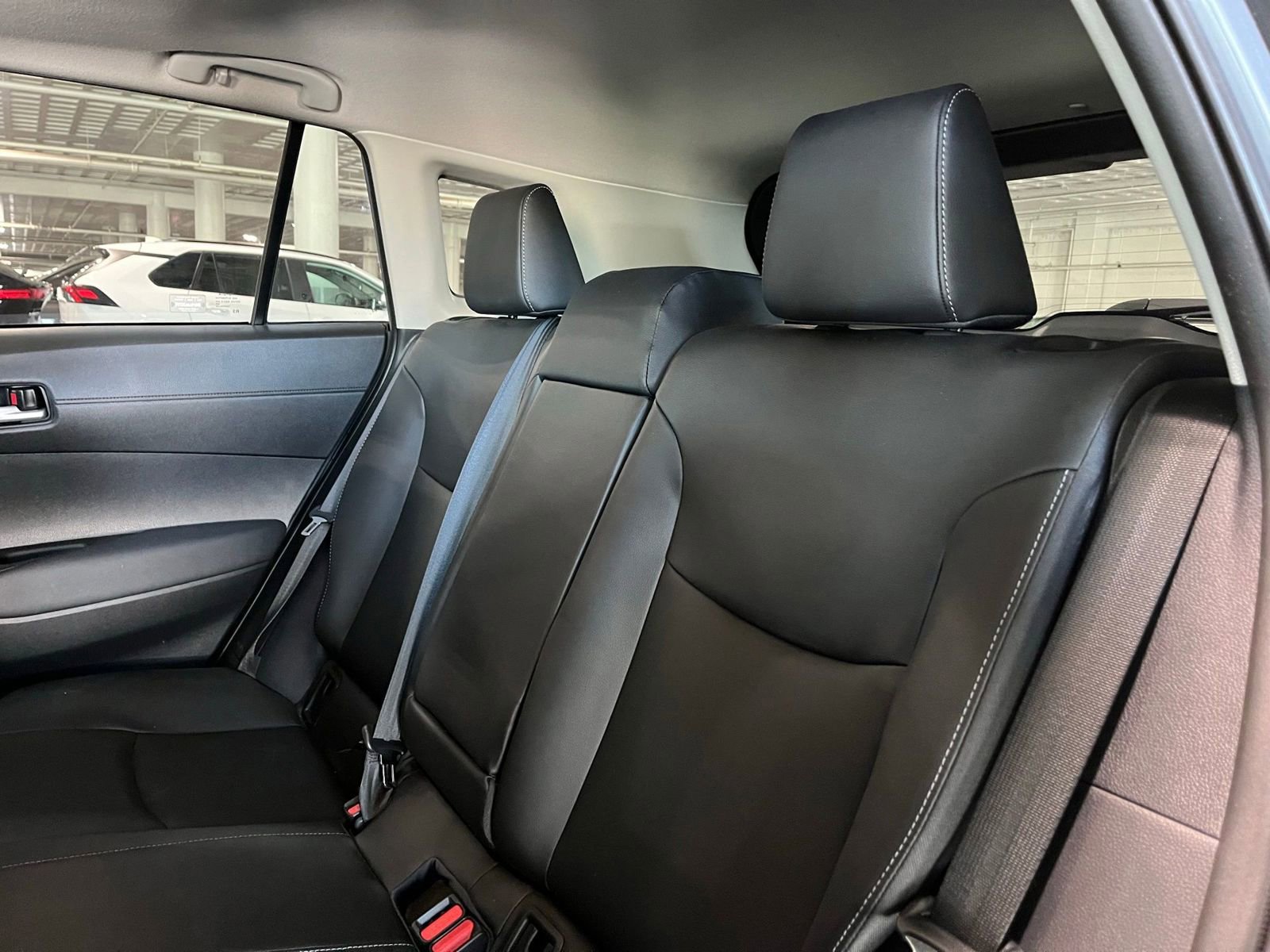 Used 2022 Toyota Corolla Cross XLE w/ Convenience Package AWD/4WD image 35