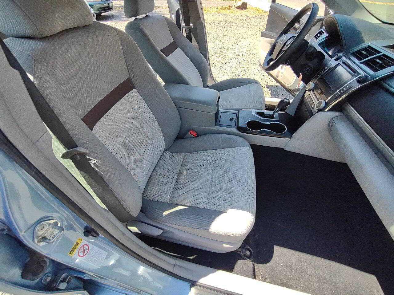 Used 2012 Toyota Camry LE FWD image 11