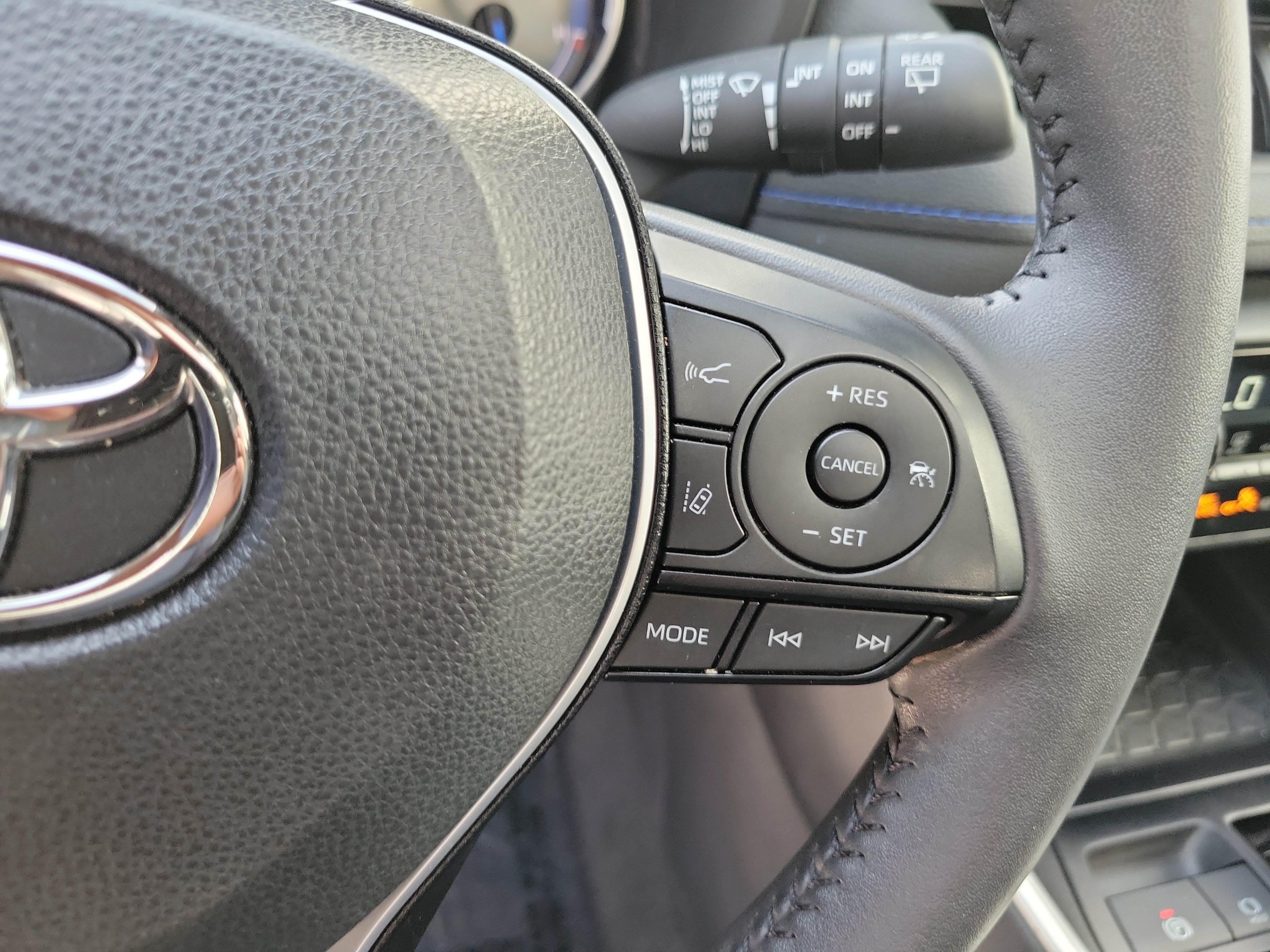 Used 2024 Toyota RAV4 XSE AWD/4WD image 29