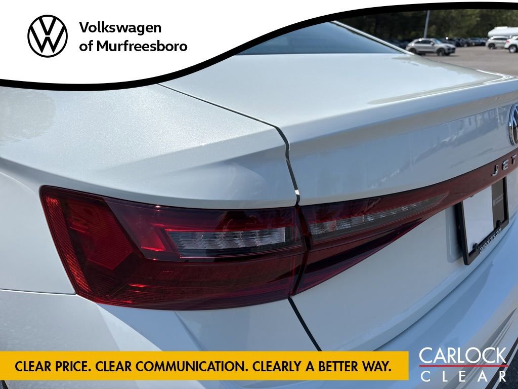 Used 2025 Volkswagen Jetta SE w/ Sunroof Package image 13