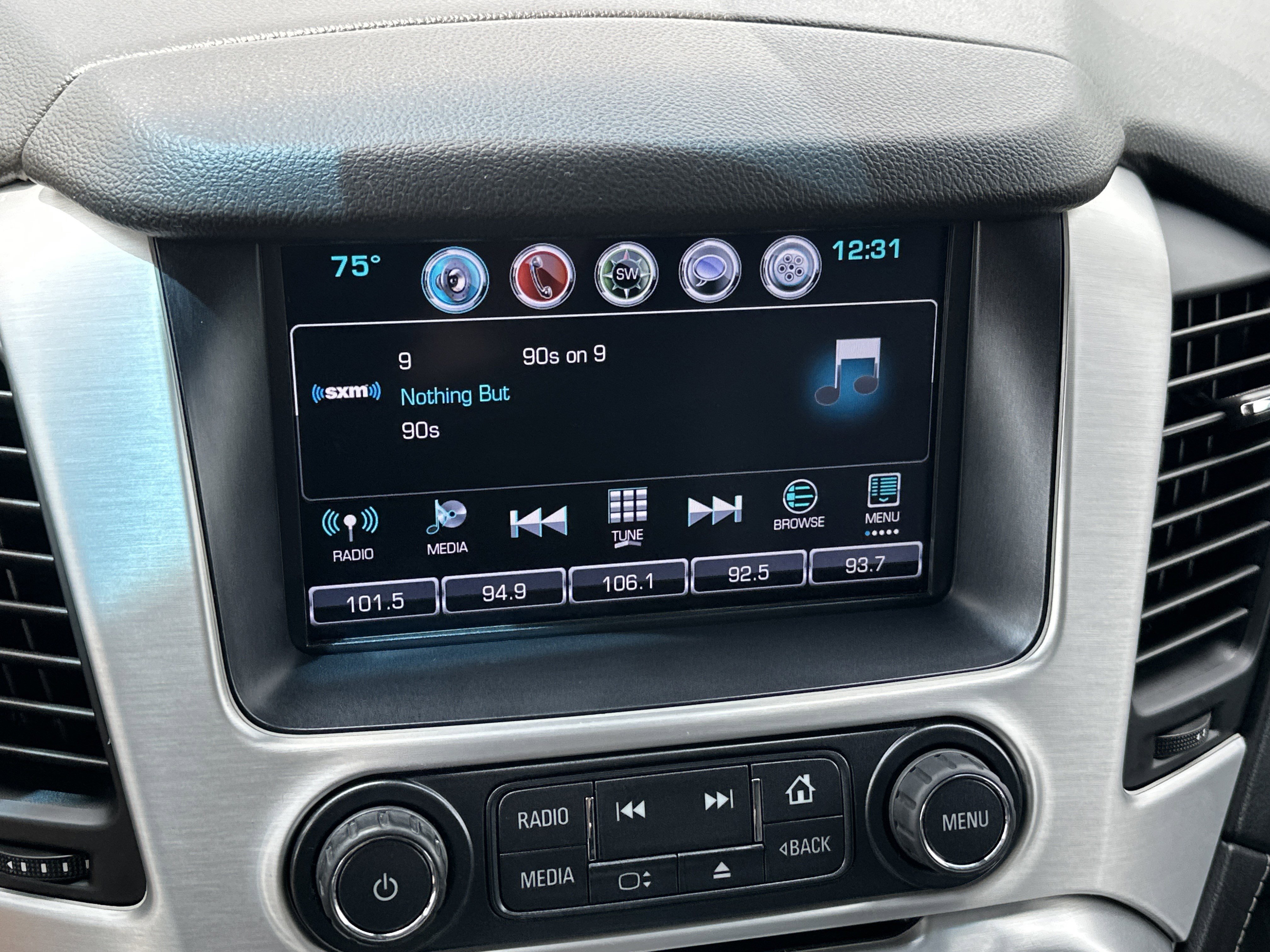 Used 2018 GMC Yukon SLT w/ Premium Edition RWD image 28