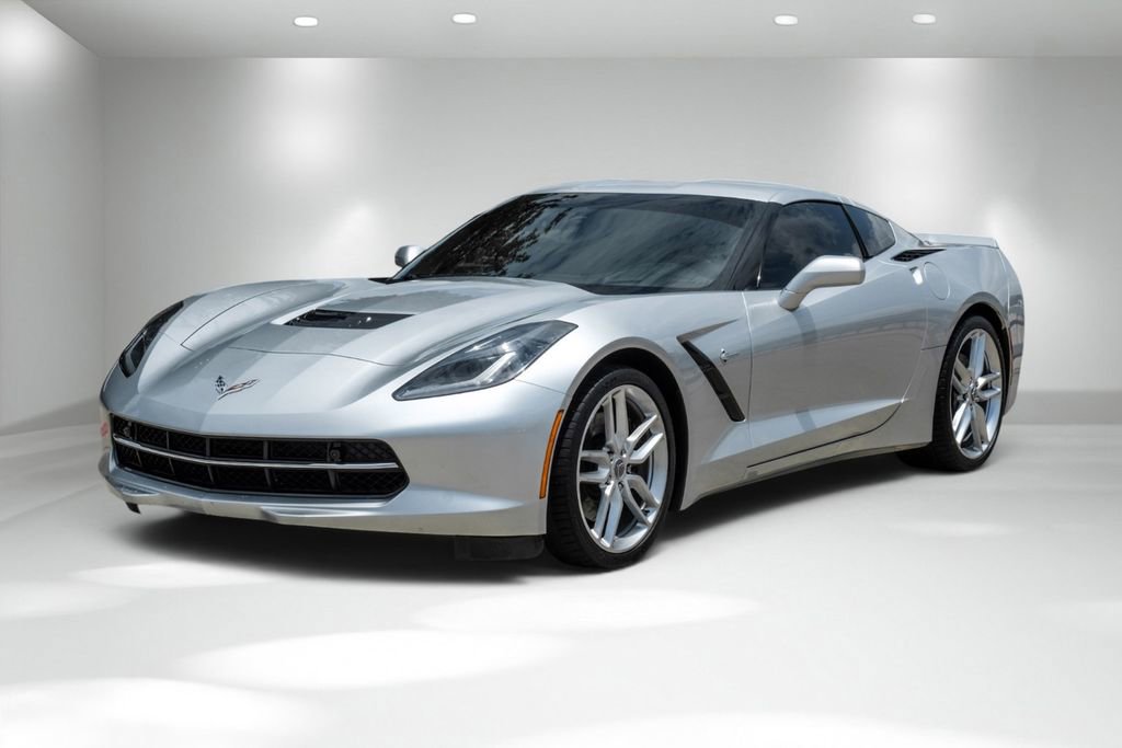 Used 2017 Chevrolet Corvette Stingray Coupe RWD image 4