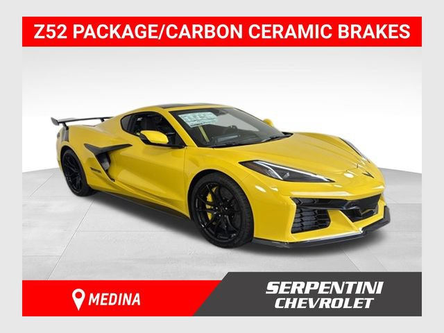 New 2027 Chevrolet Corvette Grand Sport w/ Z52 Sport Performance Package RWD image 1