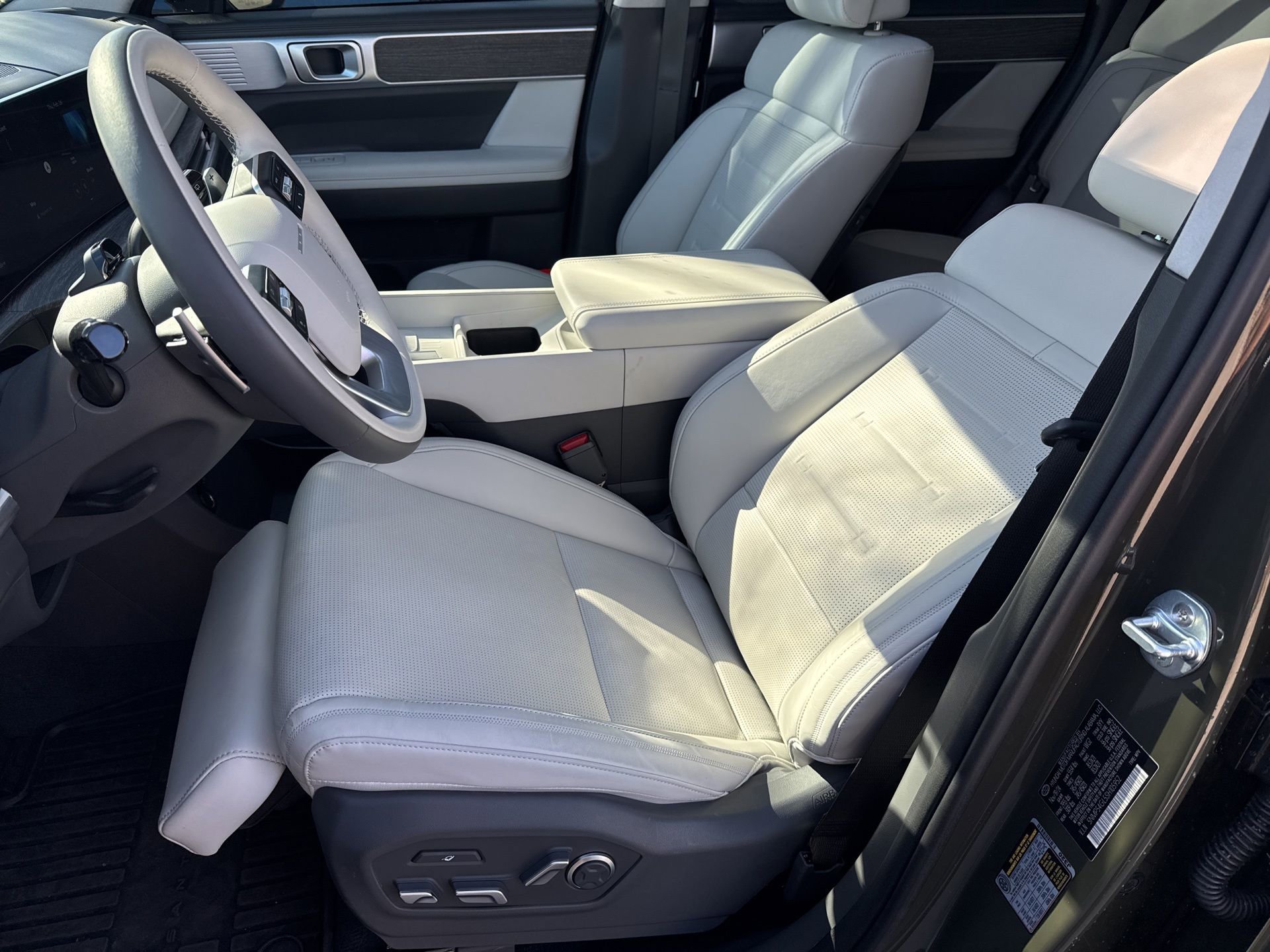 Used 2025 Hyundai Santa Fe Calligraphy image 22