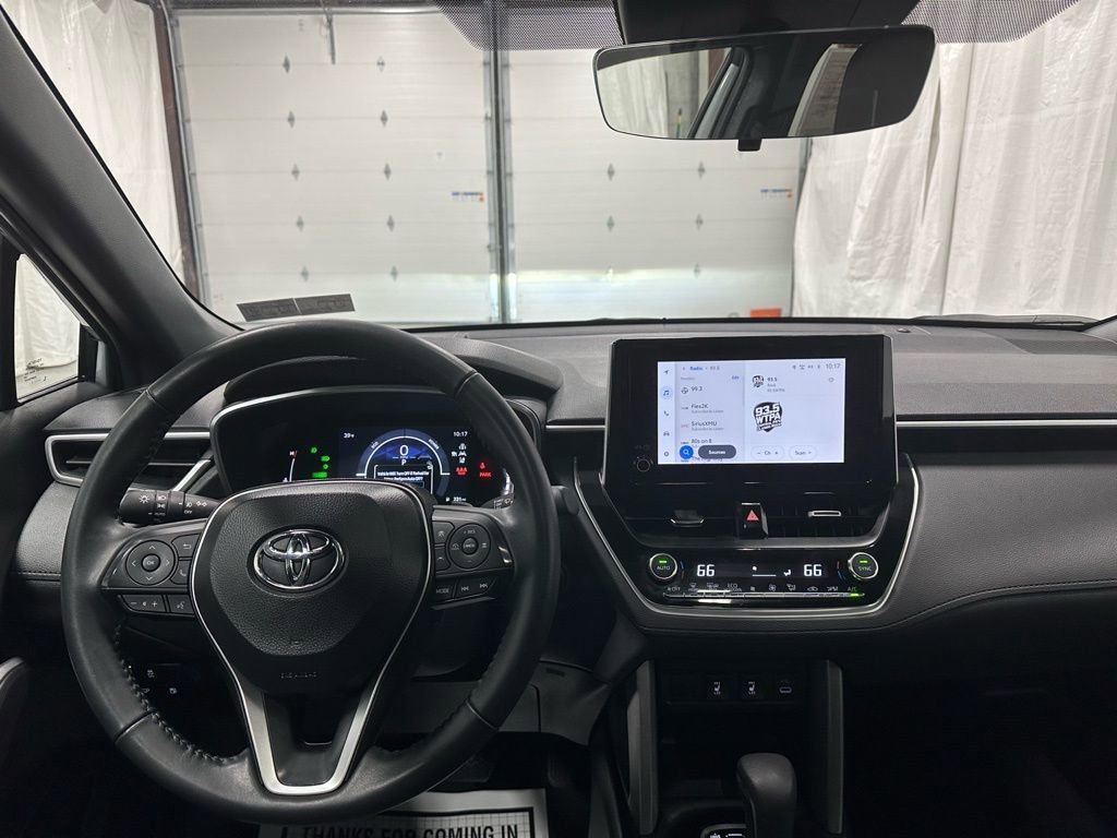 Used 2025 Toyota Corolla Cross XSE w/ Convenience Package image 16