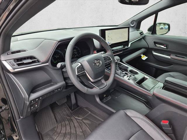 New 2026 Toyota Sienna XSE FWD image 3