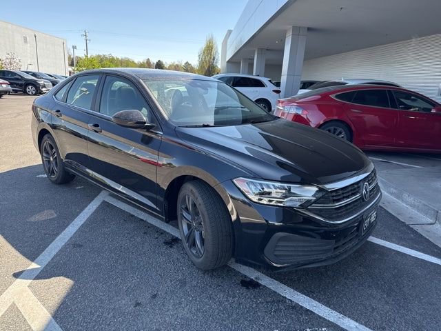 Certified 2024 Volkswagen Jetta SE w/ Panoramic Sunroof Package video 2