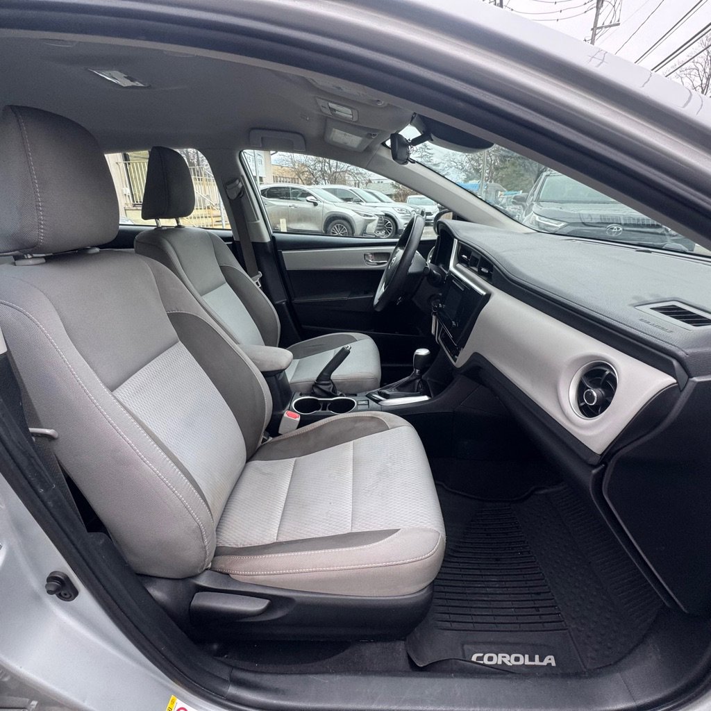 Used 2018 Toyota Corolla LE image 24