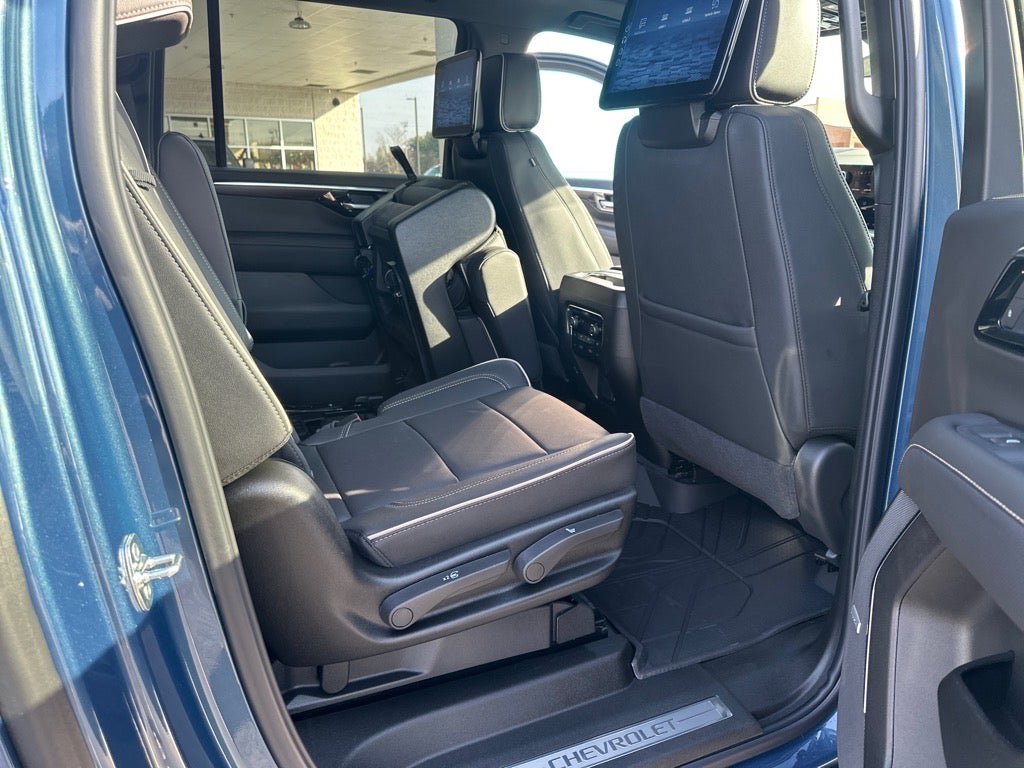 New 2026 Chevrolet Suburban Premier image 21