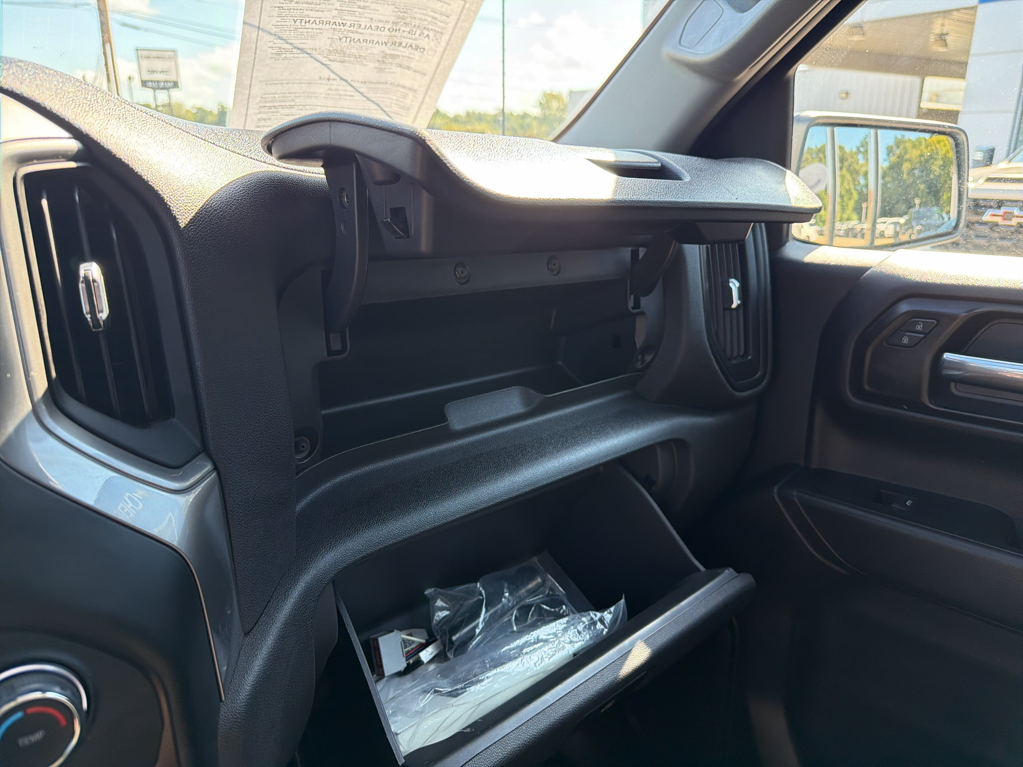 Used 2024 Chevrolet Silverado 1500 Custom Trail Boss w/ LPO, Dark Essentials Package AWD/4WD image 33
