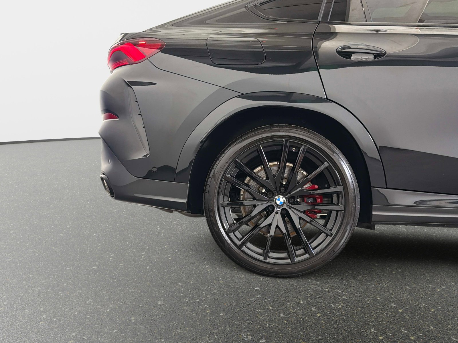 Used 2024 BMW X6 M60i AWD/4WD image 14