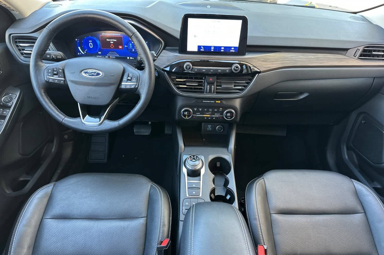 Certified 2020 Ford Escape Titanium AWD/4WD image 3