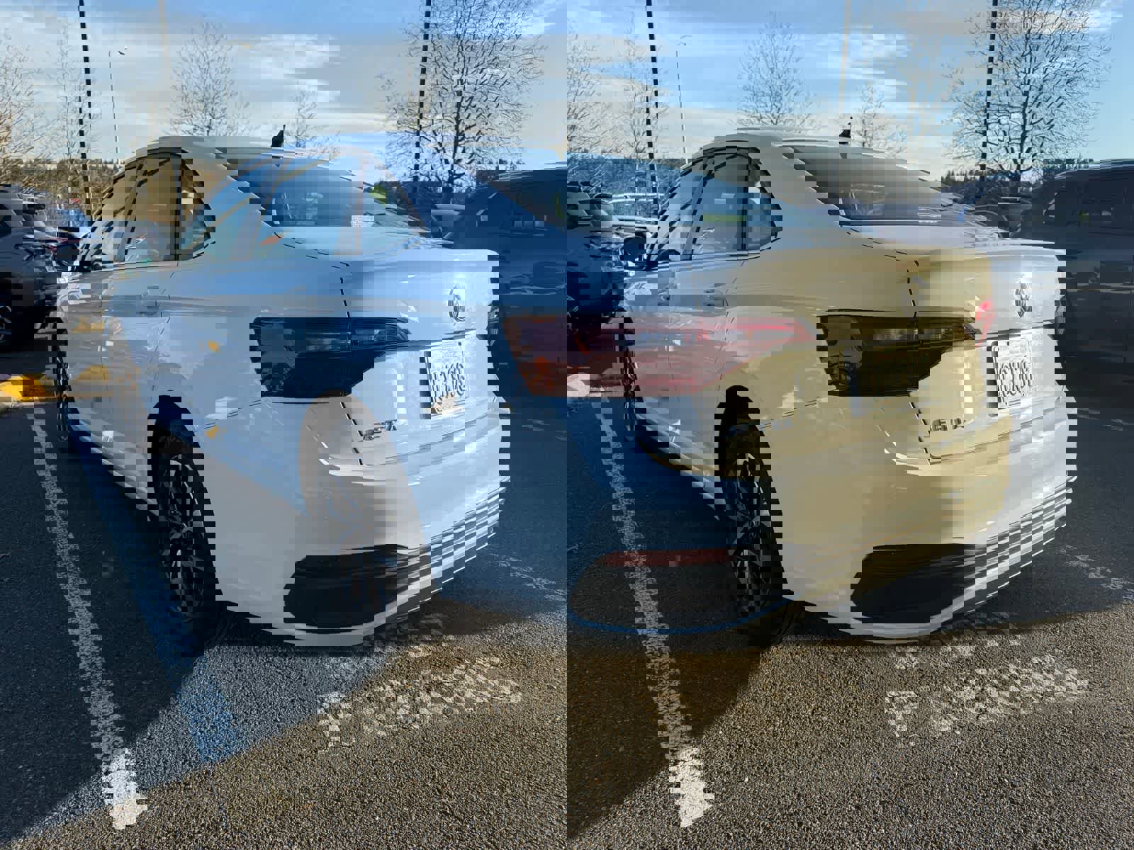 Used 2022 Volkswagen Jetta S image 2