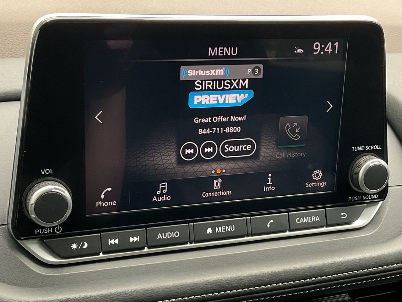 Used 2023 Nissan Rogue SV image 31