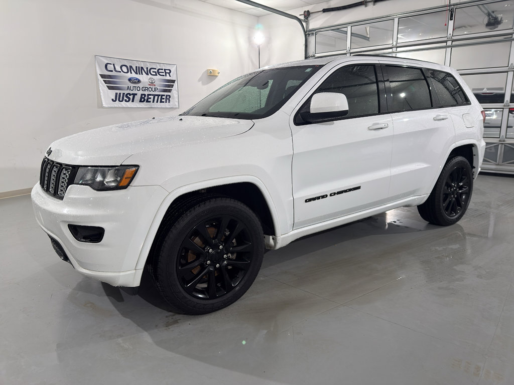 Used 2020 Jeep Grand Cherokee Altitude image 3