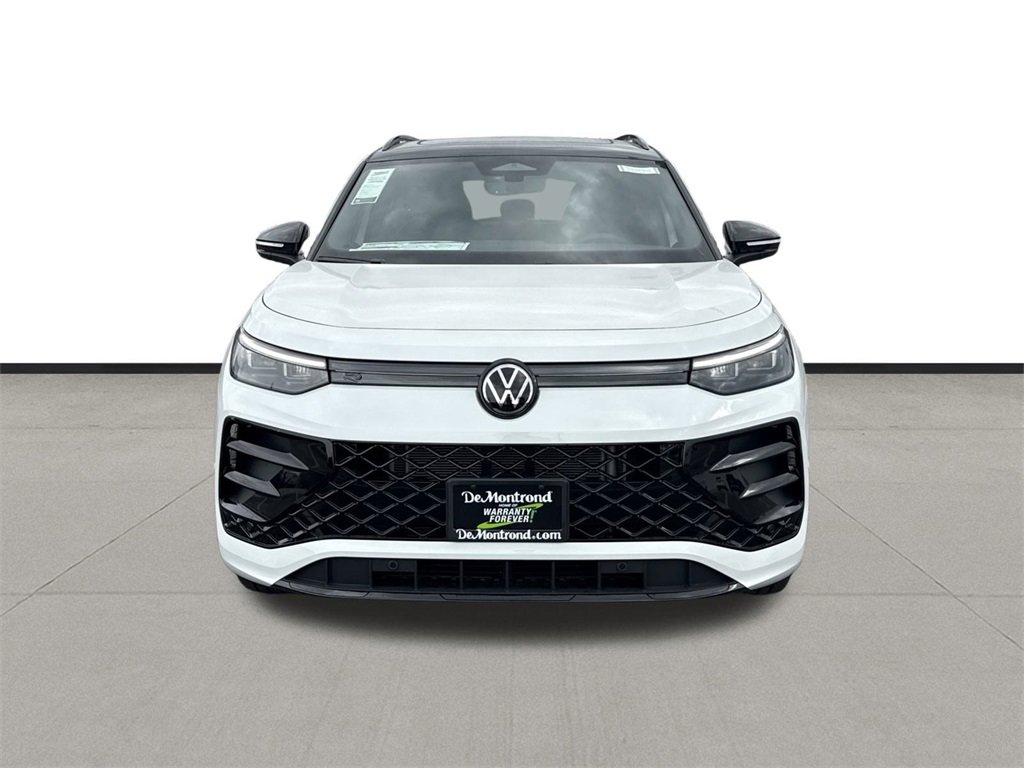 New 2026 Volkswagen Tiguan SE R-Line image 2