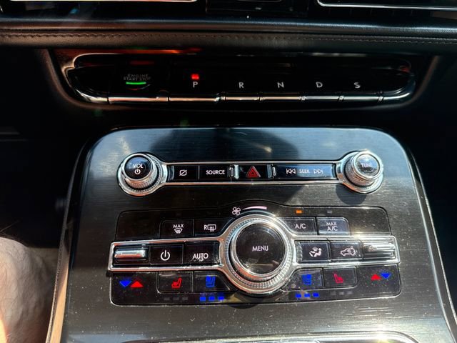 Used 2022 Lincoln Nautilus Reserve w/ Luxury Package AWD/4WD image 24