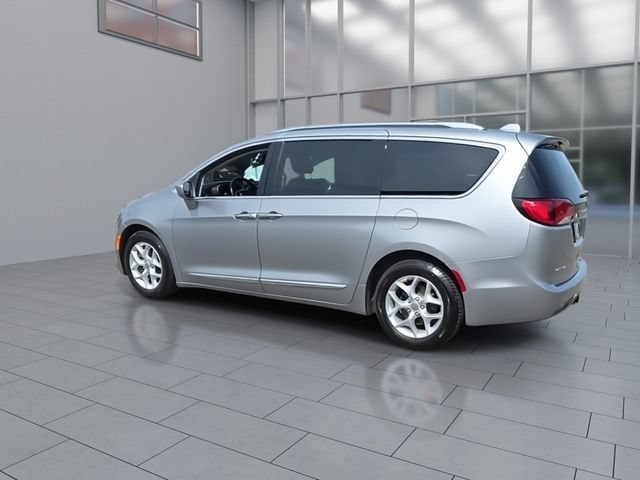 Used 2018 Chrysler Pacifica Touring-L Plus FWD image 6