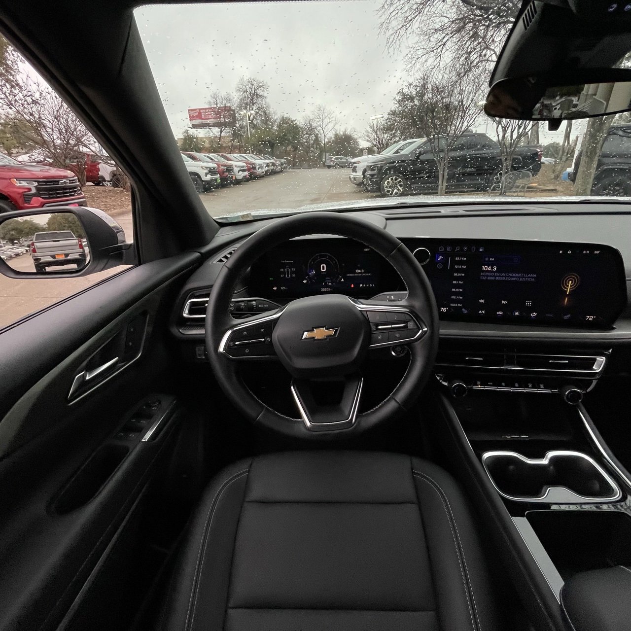 Used 2025 Chevrolet Traverse LT image 11