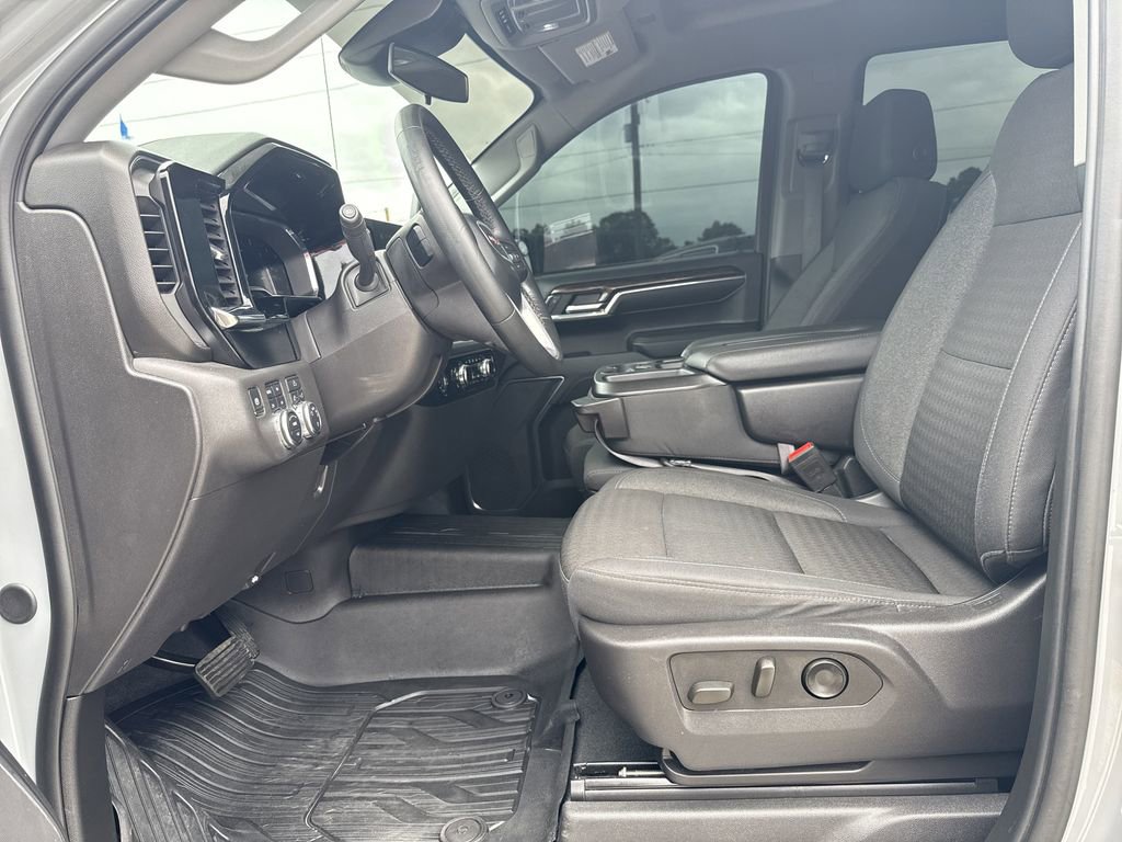 Used 2024 GMC Sierra 1500 SLE w/ X31 Off-Road Package AWD/4WD image 12
