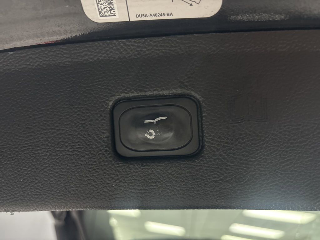 Used 2019 Ford Edge SEL w/ Equipment Group 201A FWD image 25