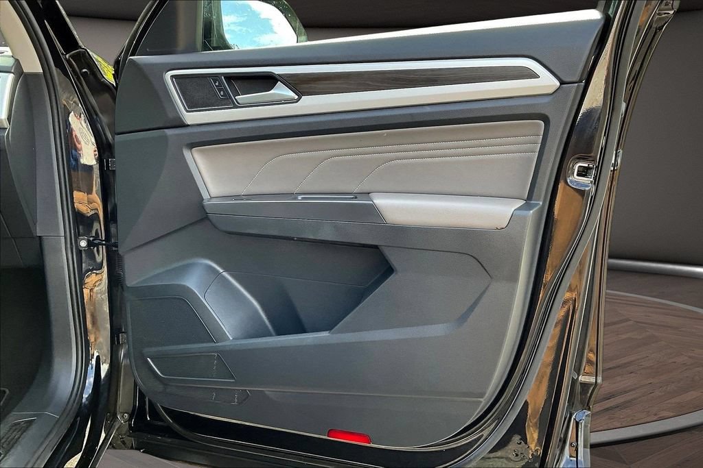 Used 2023 Volkswagen Atlas SE w/ Panoramic Sunroof Package FWD image 33