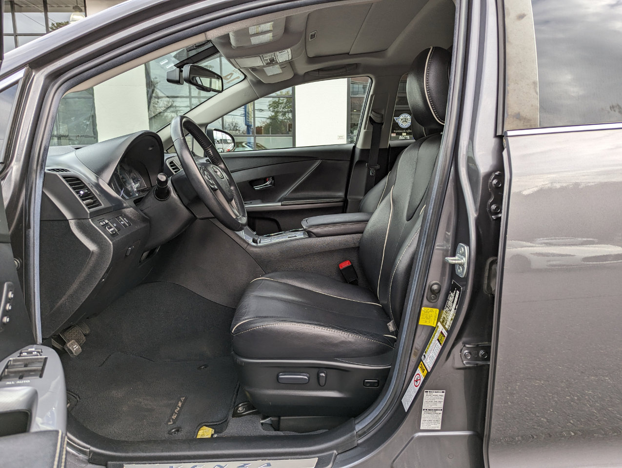 Used 2014 Toyota Venza Limited image 12