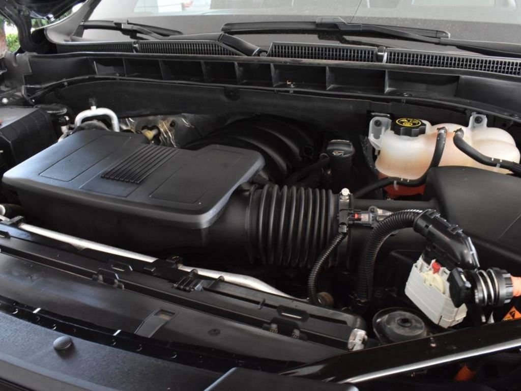 Certified 2023 GMC Yukon XL AT4 w/ AT4 Premium Plus Package AWD/4WD image 34