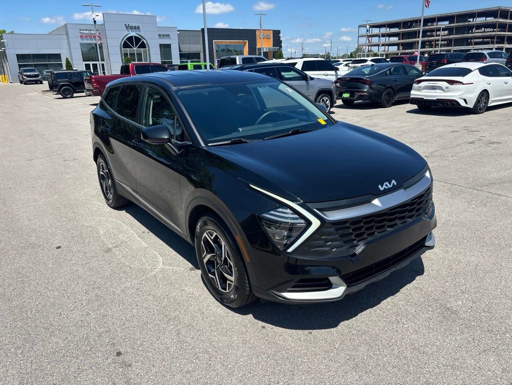 Used 2025 Kia Sportage LX FWD image 7