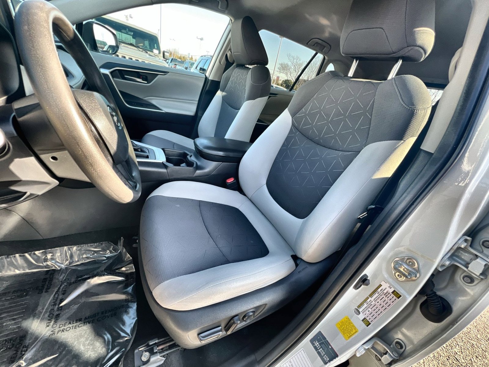 Used 2020 Toyota RAV4 XLE image 13