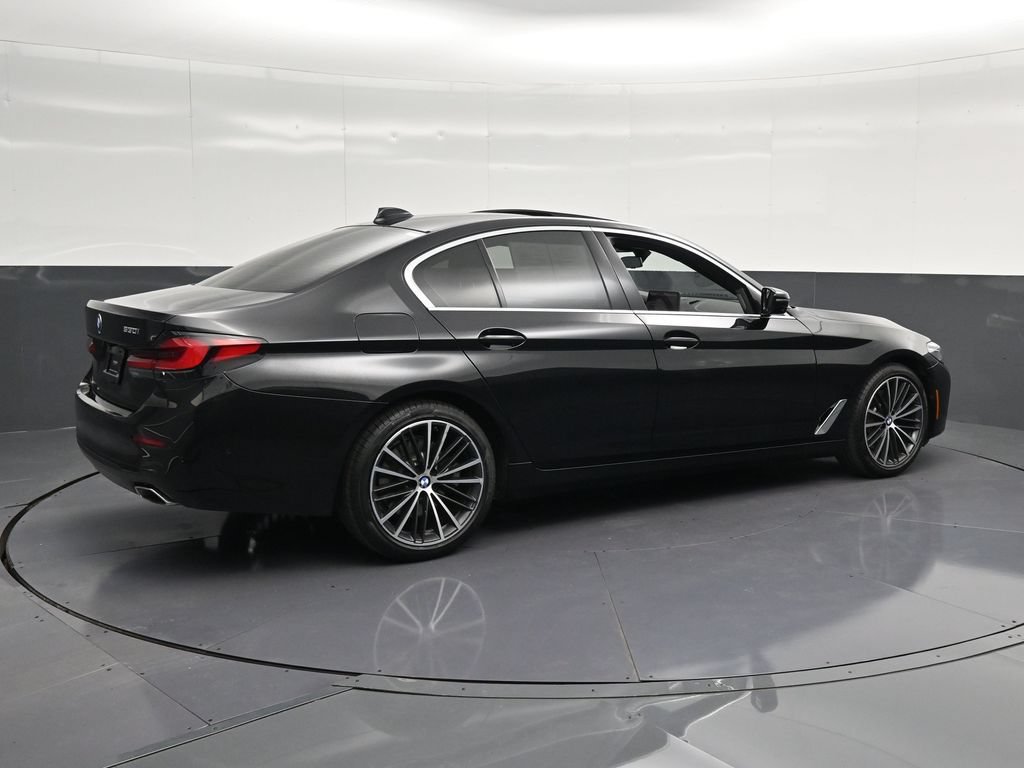 Used 2021 BMW 530i w/ Premium Package RWD image 3