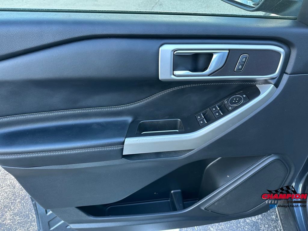 Used 2022 Ford Explorer XLT w/ Equipment Group 202A image 25