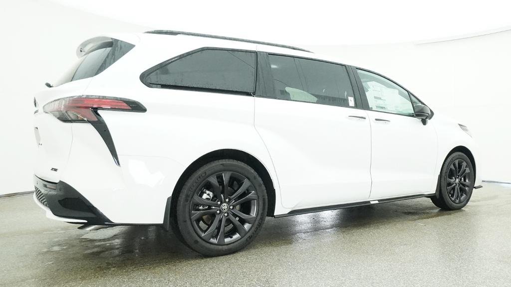 New 2026 Toyota Sienna XSE FWD image 17