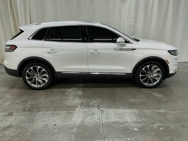 Used 2022 Lincoln Nautilus Reserve w/ Equipment Group 201A image 2