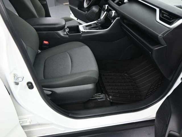 Used 2024 Toyota RAV4 XLE image 38