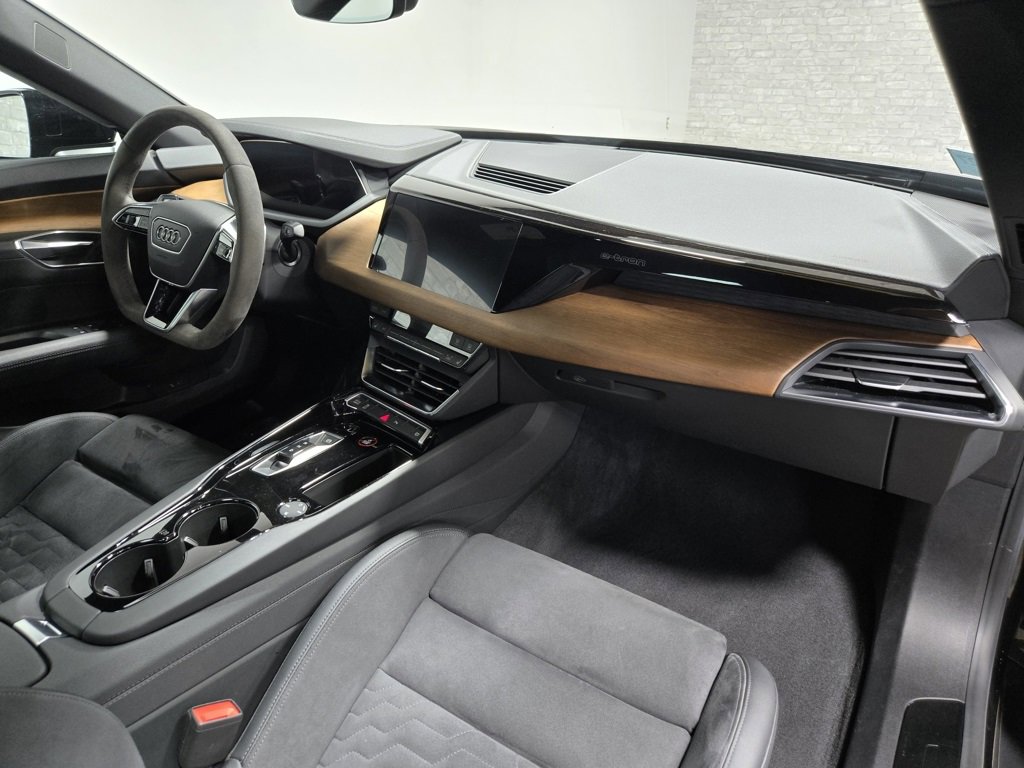 Used 2022 Audi e-tron GT Premium Plus image 53