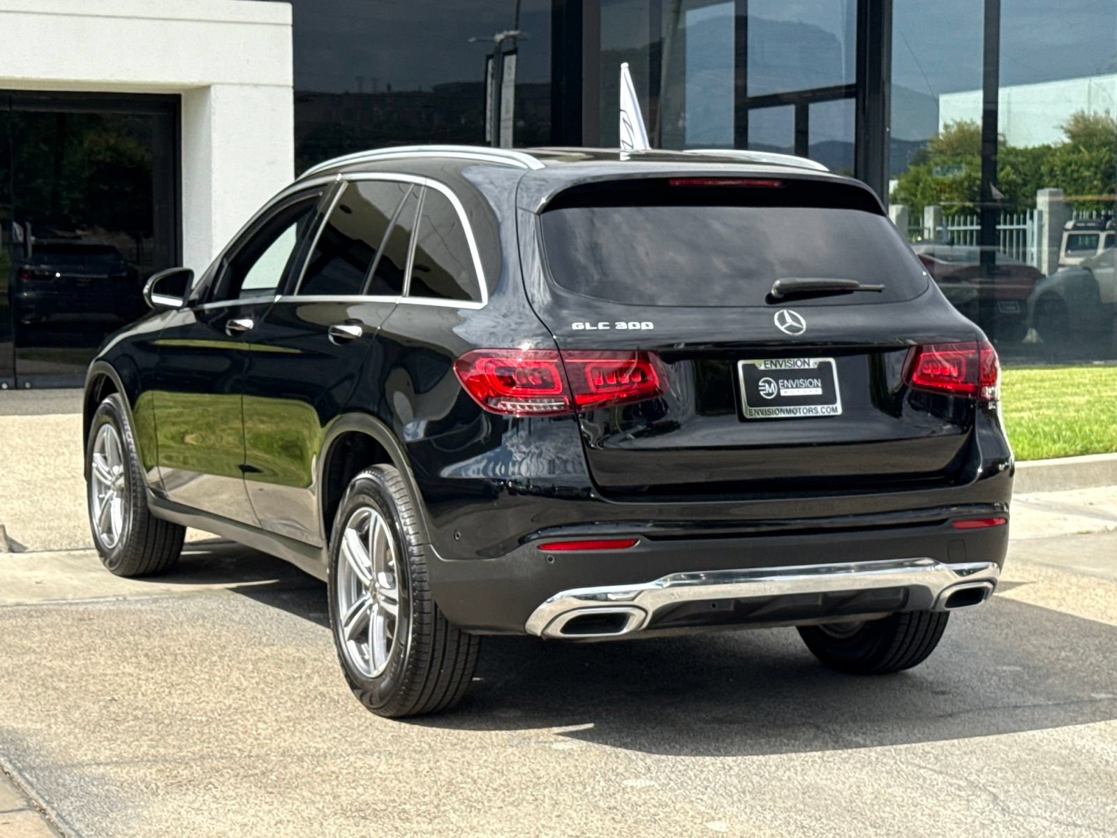 Used 2022 Mercedes-Benz GLC 300 w/ Multimedia Package Lite image 10
