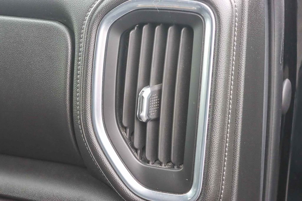 Used 2020 Chevrolet Silverado 1500 LT Trail Boss w/ Midnight Edition image 43