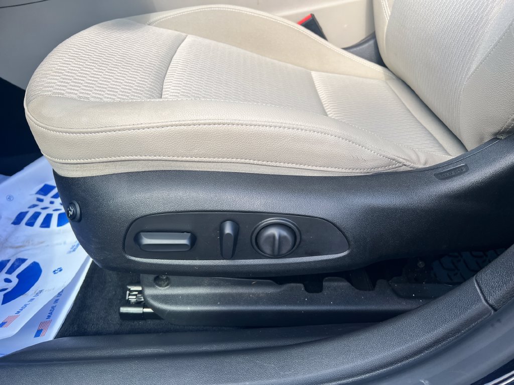 Used 2018 Buick Regal Preferred w/ Driver Confidence Package #1 FWD image 16