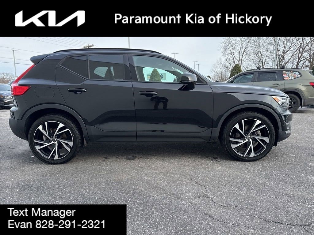 Used 2021 Volvo XC40 T5 R-Design w/ Advanced Package image 8