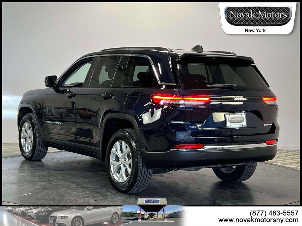 Used 2023 Jeep Grand Cherokee Limited w/ Trailer Tow Prep Group (B) AWD/4WD image 6